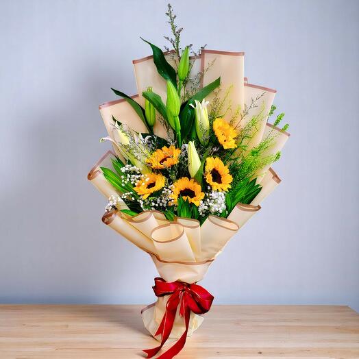 أزهار الفجر الذهبي