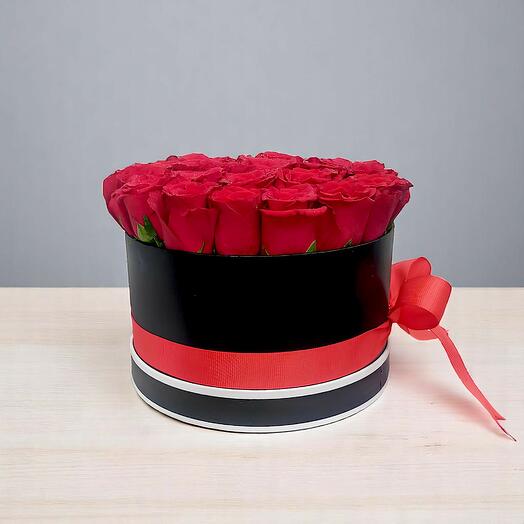 Box roses arrangement