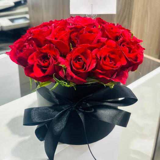 Люксовая коробка с красной розой