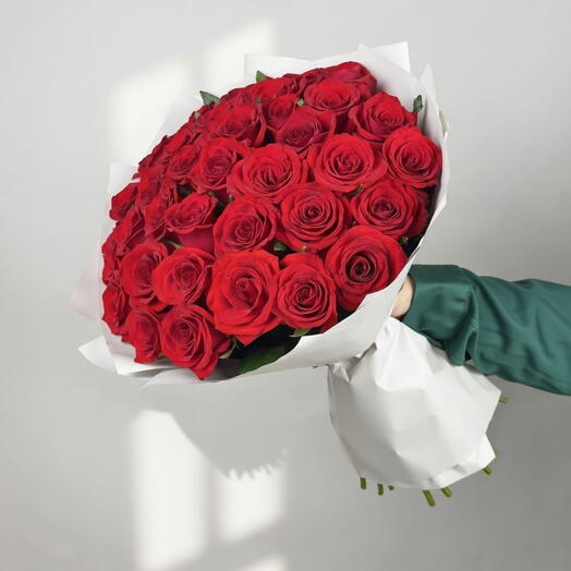 Алый Престиж - 35 красных роз