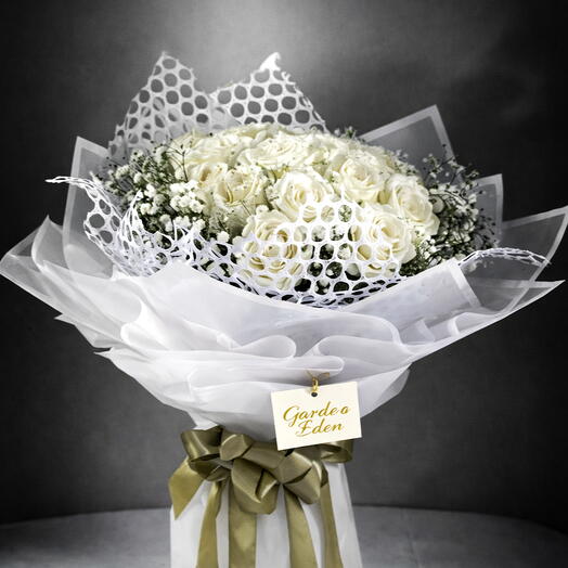 Bouquet élégant de 21 roses blanches