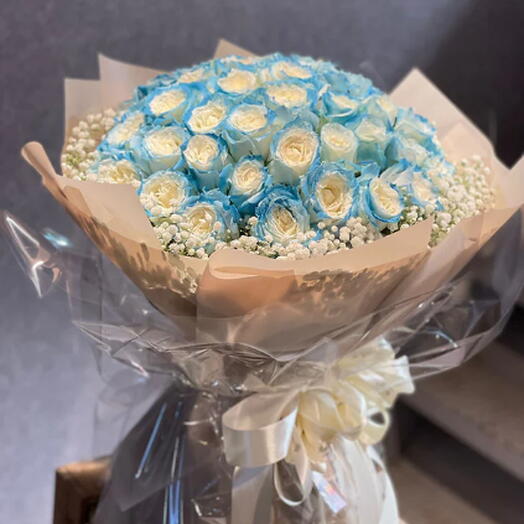 باقة من 50 وردة زرقاء مصبوغة