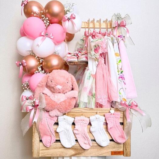 Роскошная подарочная корзина для встречи малыша (доступна в синем)
