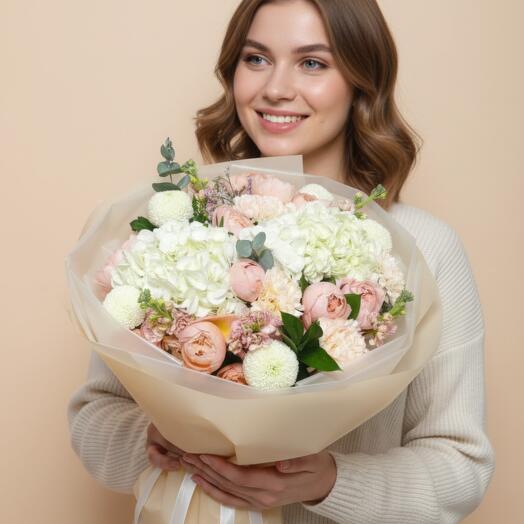 Garden Spray Rose   Hydrangea Bouquet