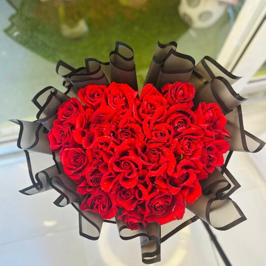 Очаровательный букет в форме сердца ️