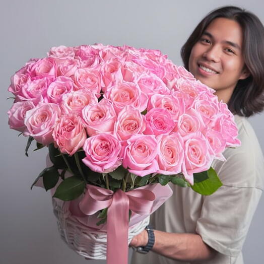 Корзина из 50 роз сорта Охара (розовые)