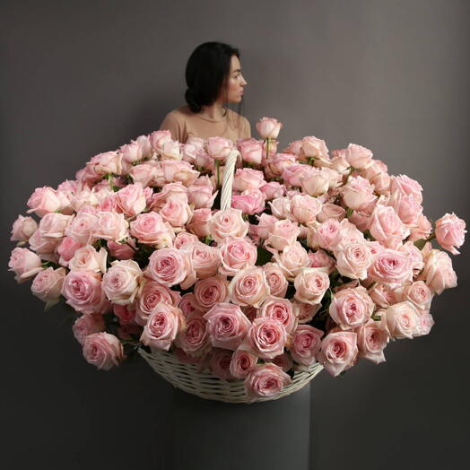 Blush Overload- XL 201 Pink rose Basket