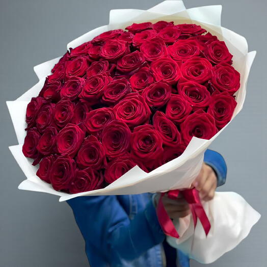 99 красных роз