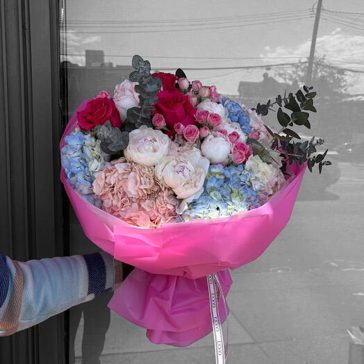 Loving Grace _ Mixed Flowers Bouquet Like Hydrangea Peony Rose And spray Roses
