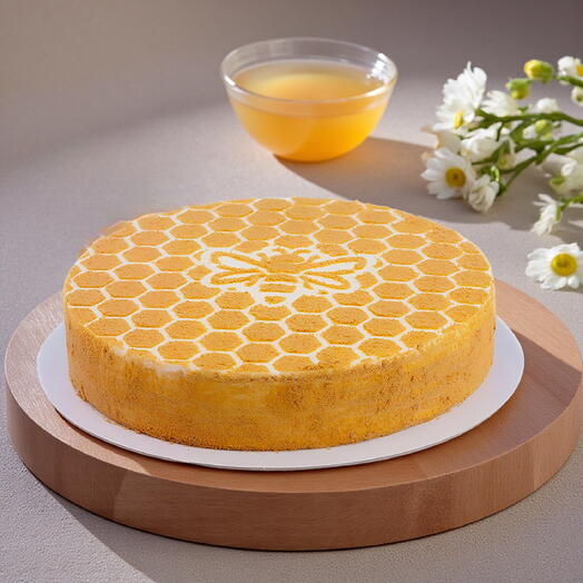 Классический медовый торт | 1 кг Нежные слои со сливочной сметаной | Сладкая традиция Дубая