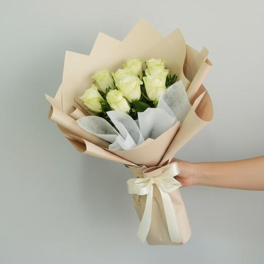 Классические белые розы