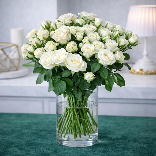 Elegancia Flor de Nieve – Jarrón con 21 Rosas Spray Blancas