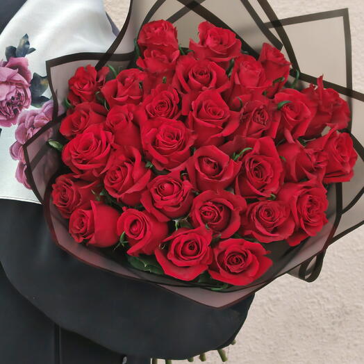 Букет из 35 красных роз