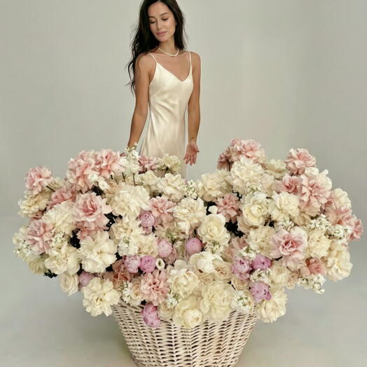 «Doha» basket (WOW effect) — French rose, peony, matthiola, orchid