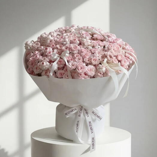 Розовое фарфоровое облако: Гранд спрей-роза Люкс