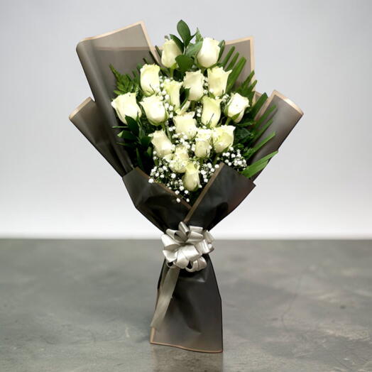 15 White Rose Bouquet