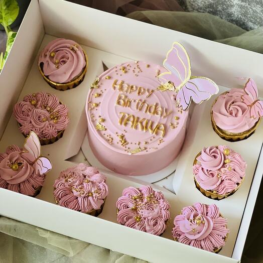 Мини-торт с 8 капкейками. Мы можем сделать в любом цвете по желанию клиента