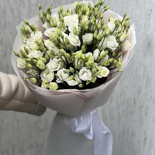 СТЕБЕЛЬ ЛИЗИАНТУСА В БУКЕТЕ