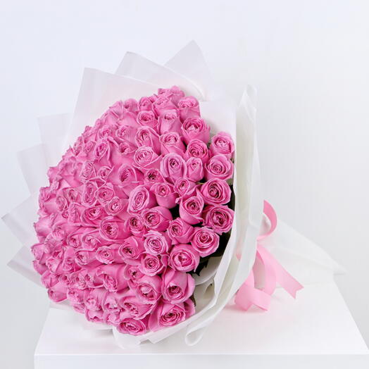 Sparkling pink flower bouquet