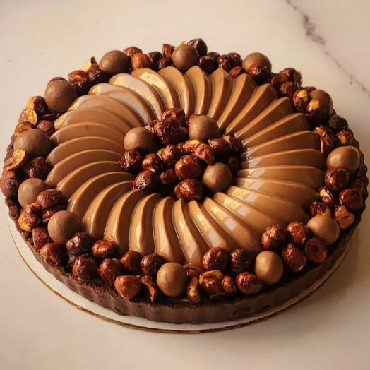 تارت الشوكولاتة بالبندق والكراميل