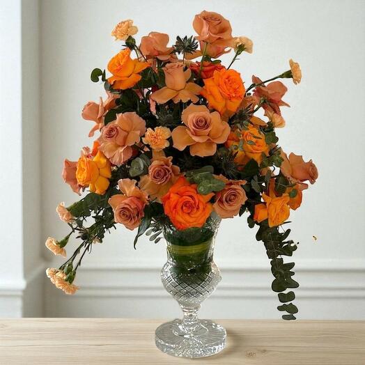 Композиция в стеклянной вазе