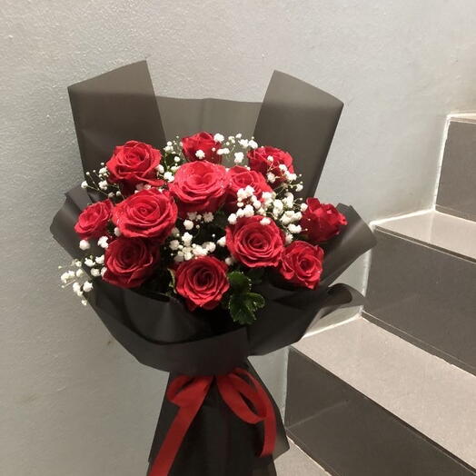 Luxurious 10 Red Roses Bouquet