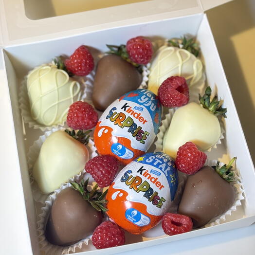 Шоколадная коробка Kinder Surprise со вкусом клубники