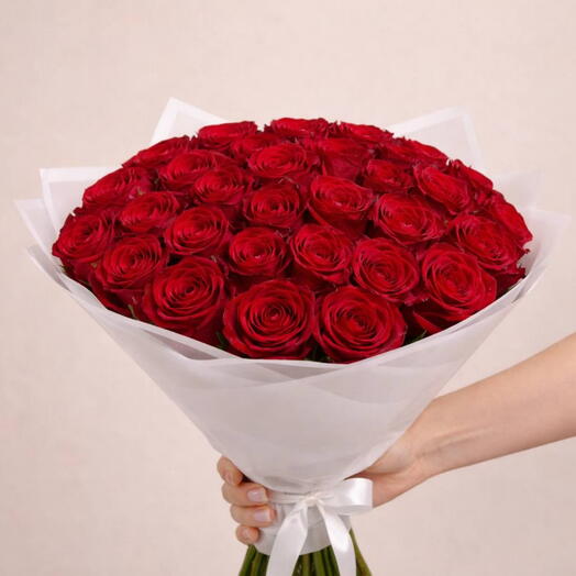 Bouquet of red roses premium