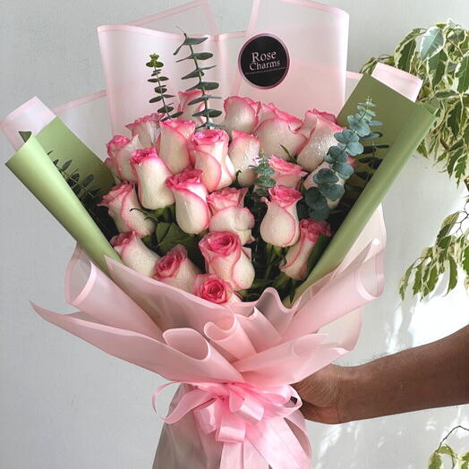 Enchanted Grace – 21 Pink Roses of Timeless Beauty