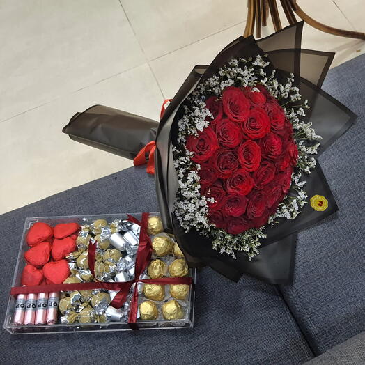 Роскошный букет красных роз с коробкой премиального шоколада – идеальный романтический подарок