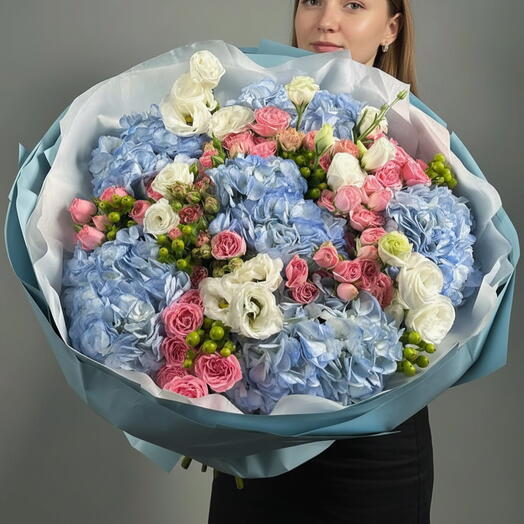 Букет роскошных цветов