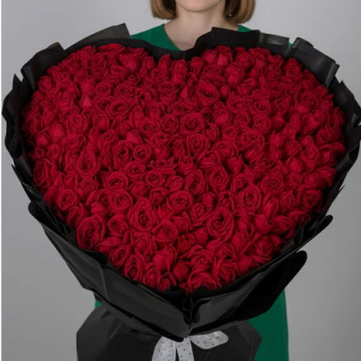 201Красное Сердце, Роскошный букет красных роз ко Дню святого Валентина