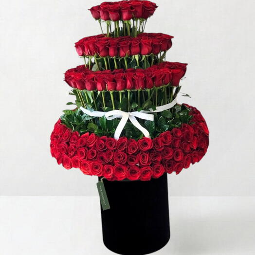 Gloire de la Saint-Valentin _ Arrangement luxueux de roses rouges en boîte