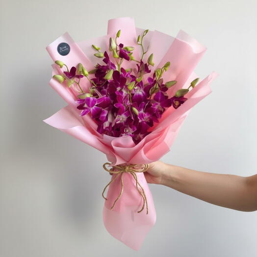 Букет Орхидовый румянец – 10 розовых орхидей в элегантном оформлении