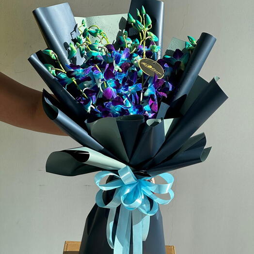 Букет из синих орхидей