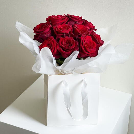 25 Red Rose Valentine s Gift Hamper