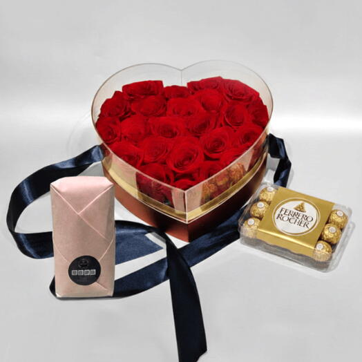 21 roses rouges en forme de cœur avec boîte de chocolats Ferrero Rocher | Livraison de fleurs de luxe aux Émirats arabes unis