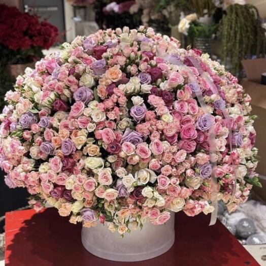 Cesta de jardín de rosas de lujo