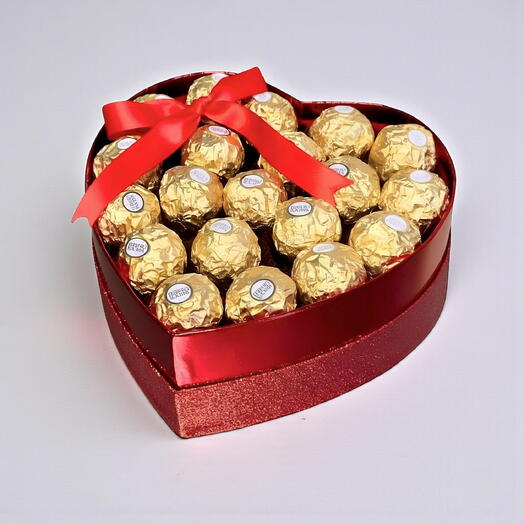 16 конфет Ferrero Rocher- коробка в форме сердца