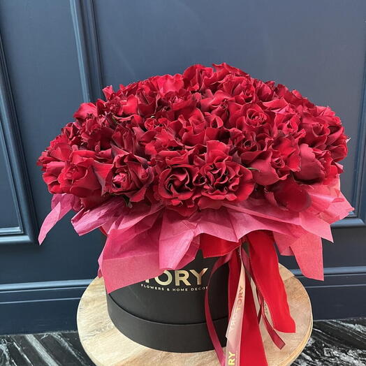 Rosas francesas en una caja "Al ritmo del amor"