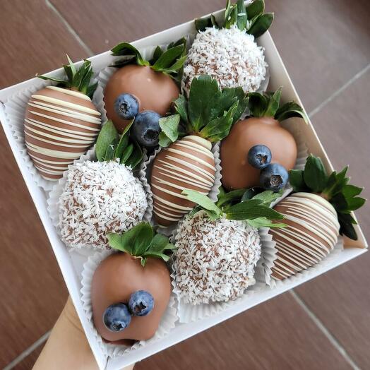 Strawberry chocolate with coconut decoration