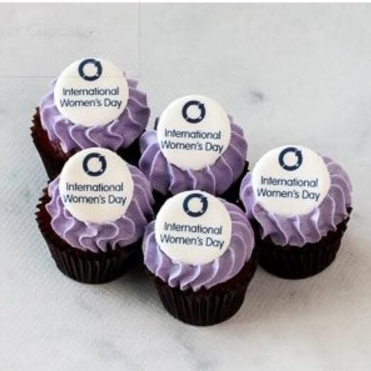 Капкейки к Международному женскому дню (6 обычных капкейков)