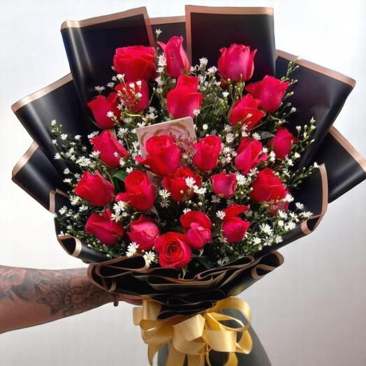 Radiant red roses bouquet