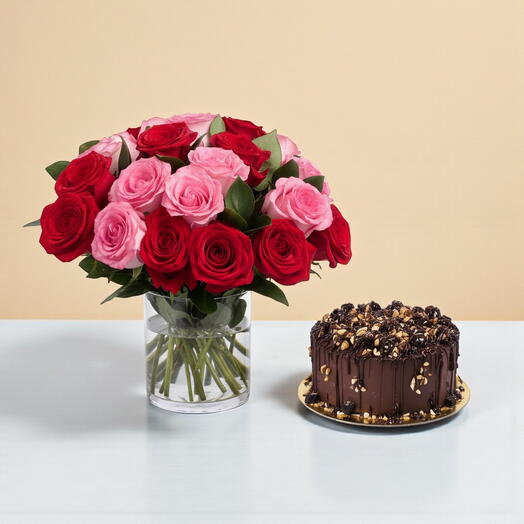 Jarrón de rosas avellana