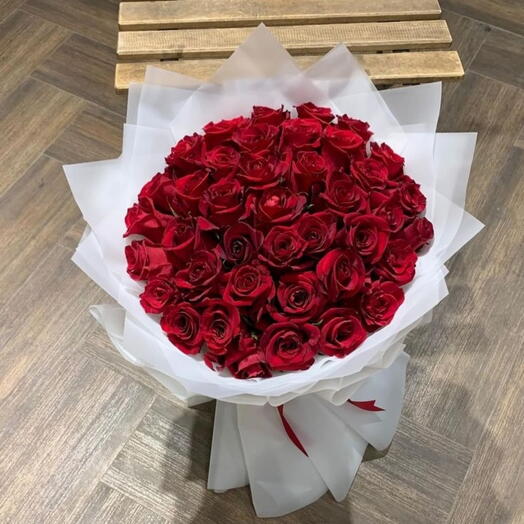 Премиальный роскошный букет из 35 красных роз