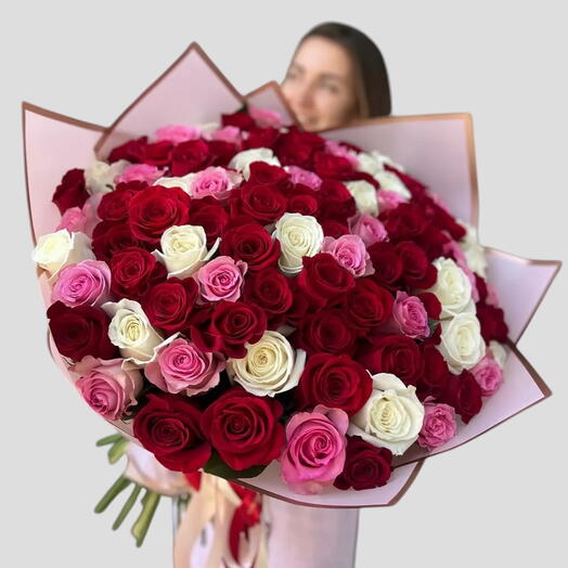 Премиум-букет из 101 смешанных роз для годовщины или дня рождения