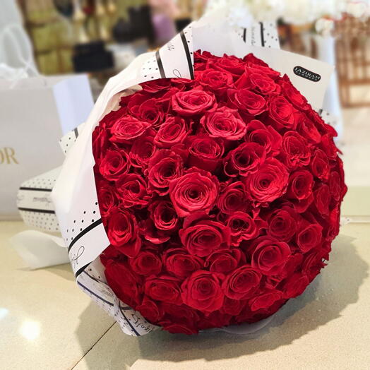 Букет из 101 красной розы. Букет ко Дню святого Валентина