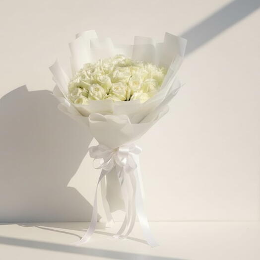 Букет из 18 белоснежных роз