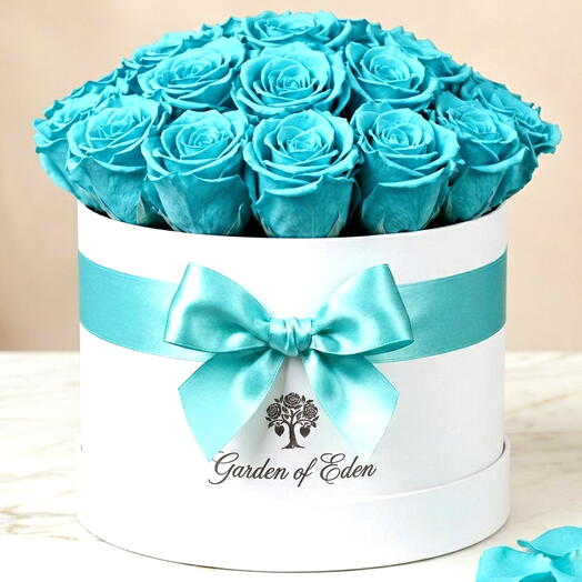 Luxury Sky Blue Rose Box 31 Premium Blue Roses in Elegant Hat Box
