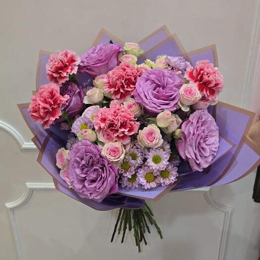 Ramo de flores moradas